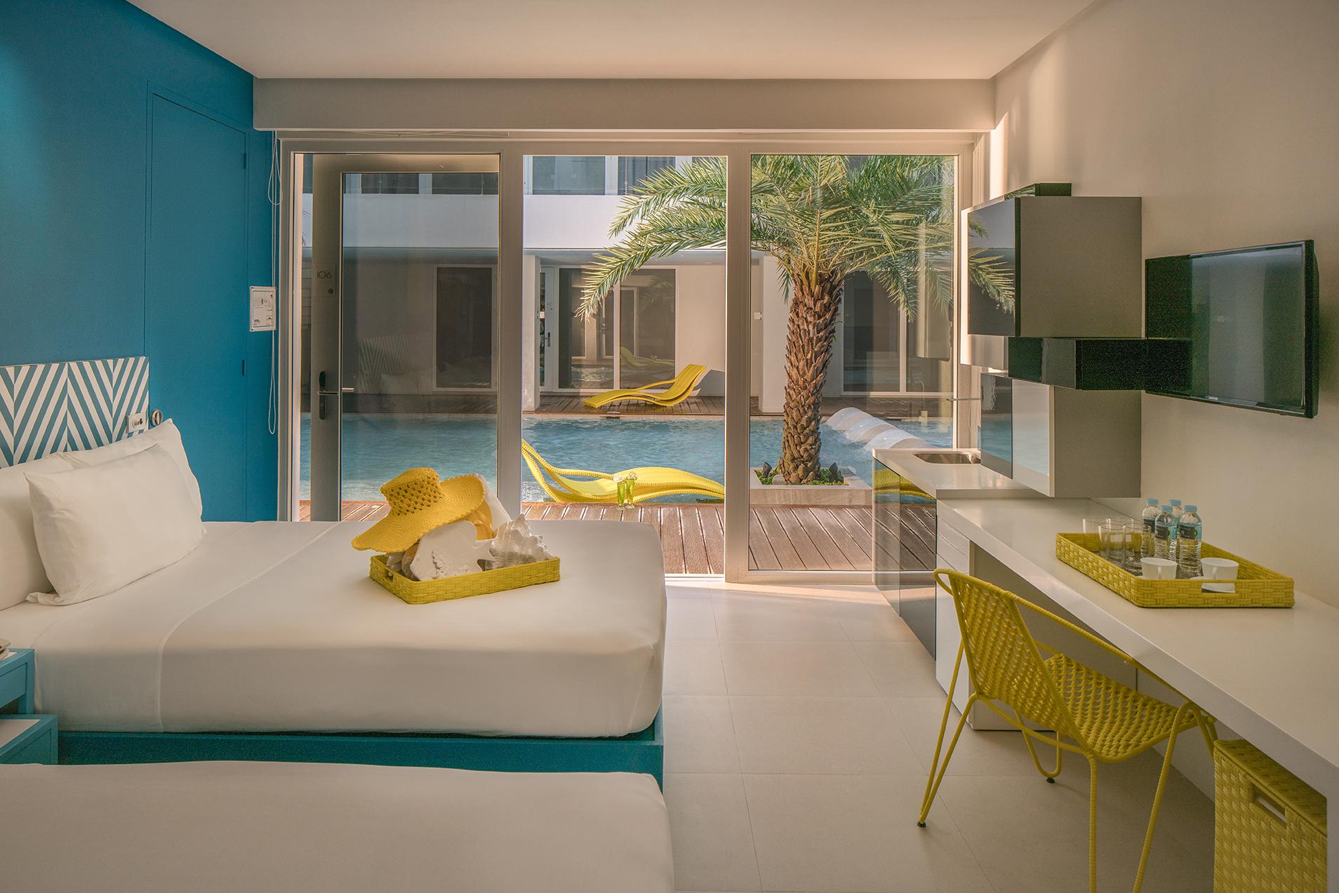 Resort Astoria Current