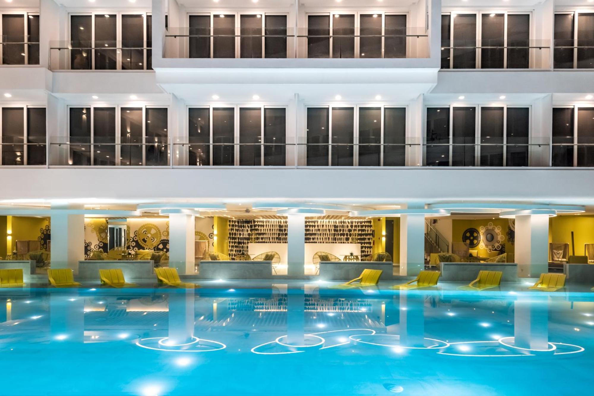 Astoria Current Resort