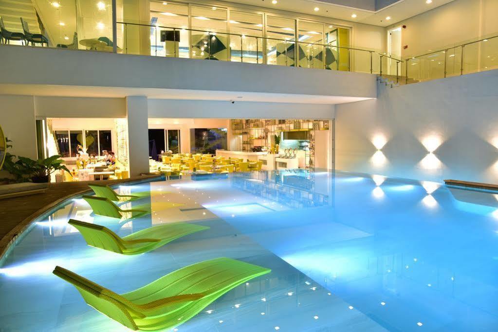 Resort Astoria Current